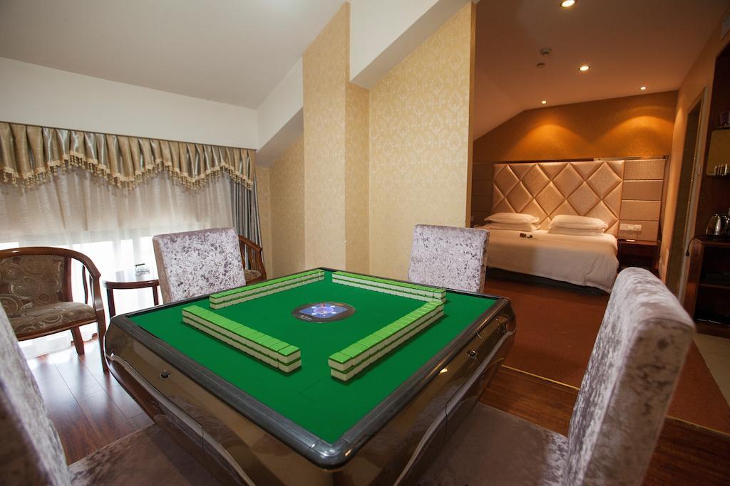 Yiwu Luckbear Hotel Exterior photo