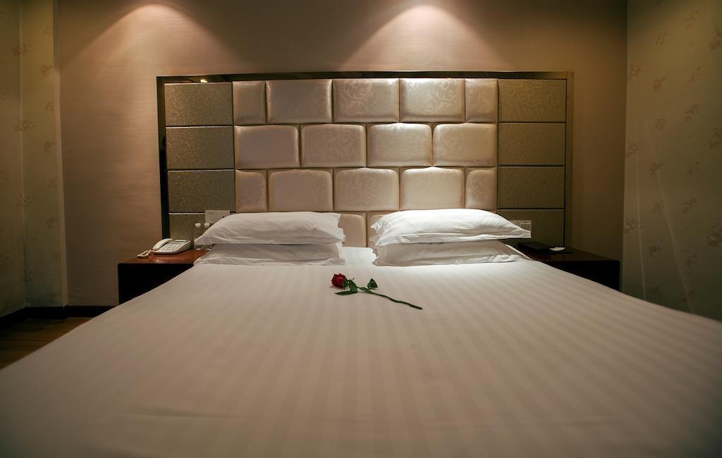 Yiwu Luckbear Hotel Room photo
