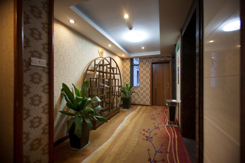 Yiwu Luckbear Hotel Exterior photo