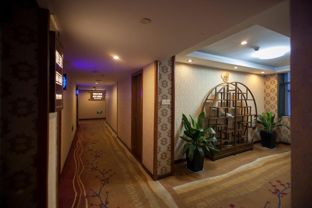 Yiwu Luckbear Hotel Exterior photo