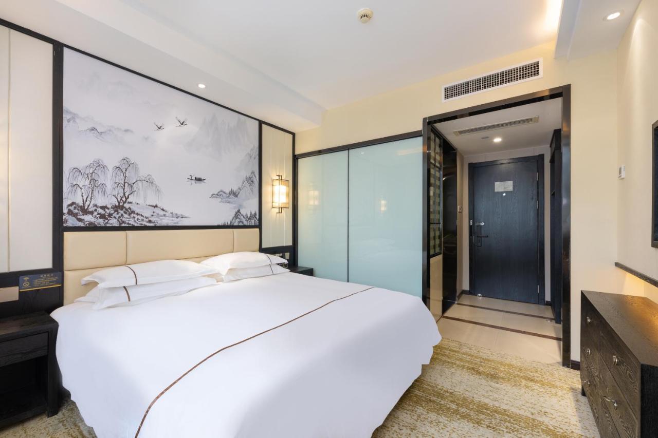Yiwu Luckbear Hotel Exterior photo